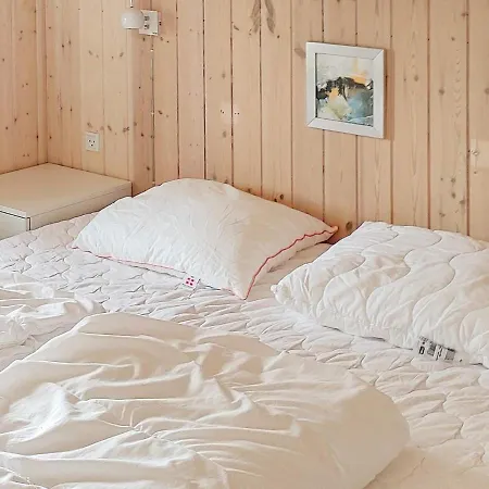 10 Person In Idestrup Bøtø By